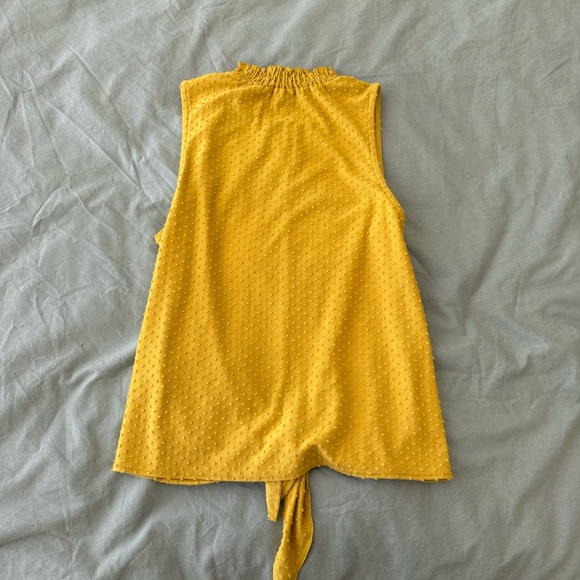 W5 women’s marigold color sleeveless top, size M - Picture 3 of 3